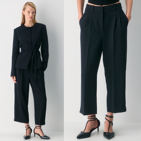 NEW! Aritzia- The Effortless Pant Cropped Crepette Black Trousers Size 12 TALL